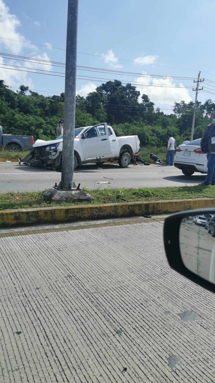 Hasta el momento se ha reportado a una persona lesionada tras otro accidente vehicular en la carretera Puerto Morelos-Cancún