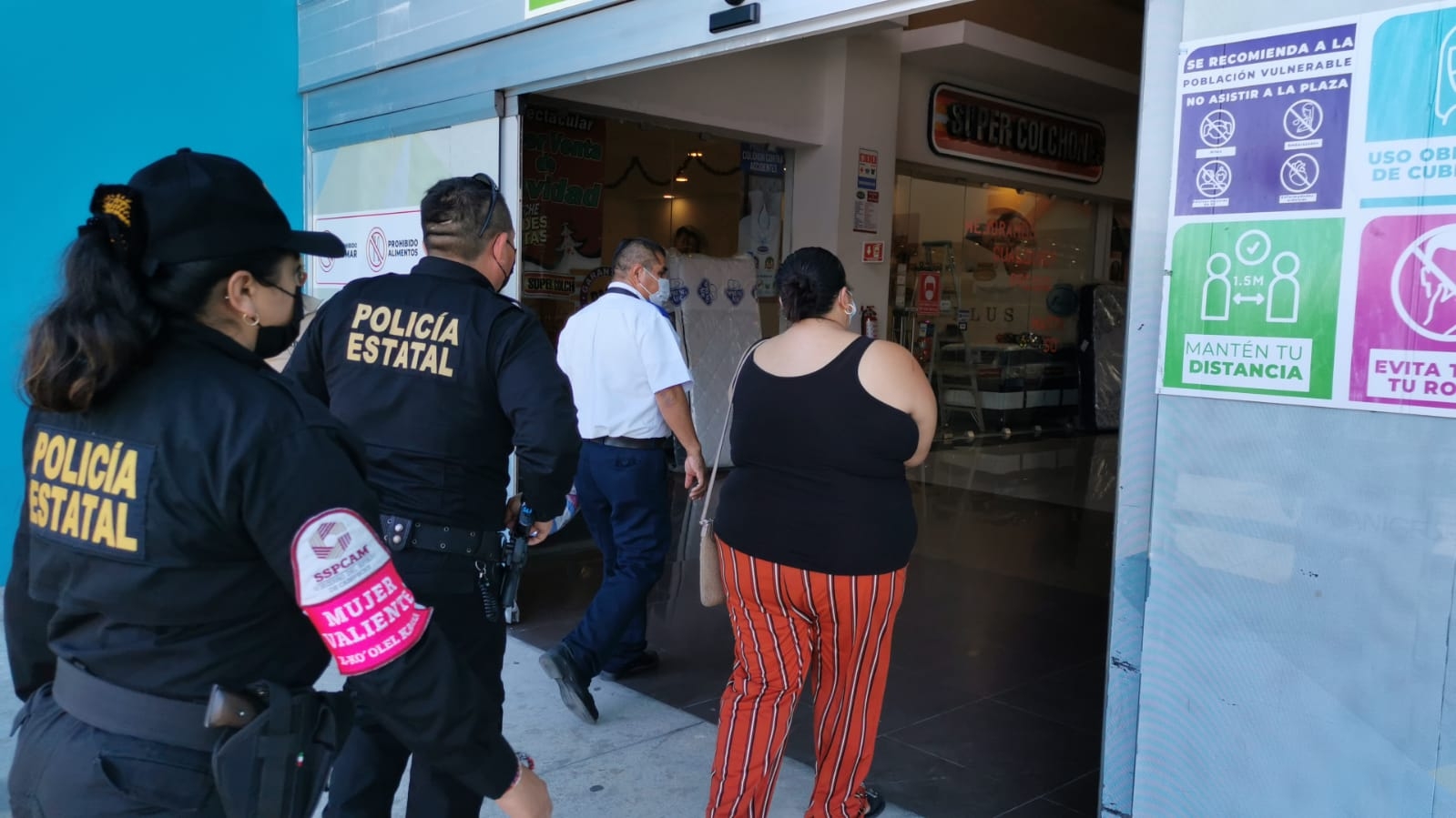 Detienen a una mujer por robar ropa de un supermercado en Ciudad del Carmen