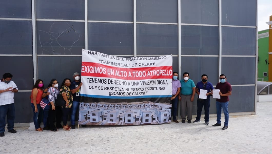 Habitantes de Camino Real protestan en el Congreso de Campeche