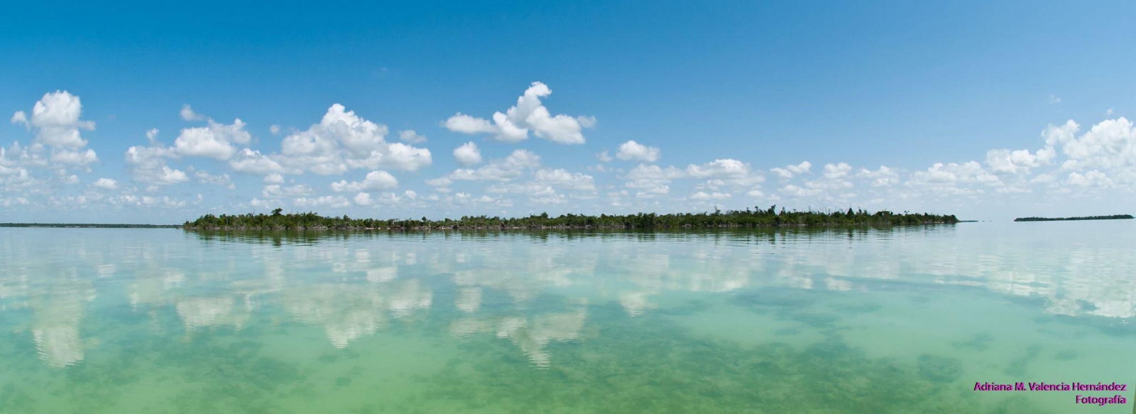 Isla Tamalcab, vestigios mayas y vegetación tropical en Calderitas.