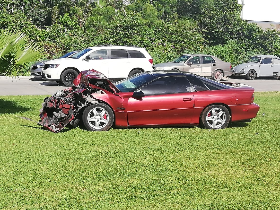 Así quedó el coche luego del accidente