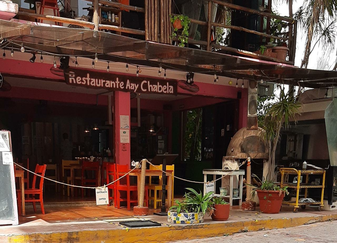 Restaurantes en Playa del Carmen cierran sus puertas por falta de dinero