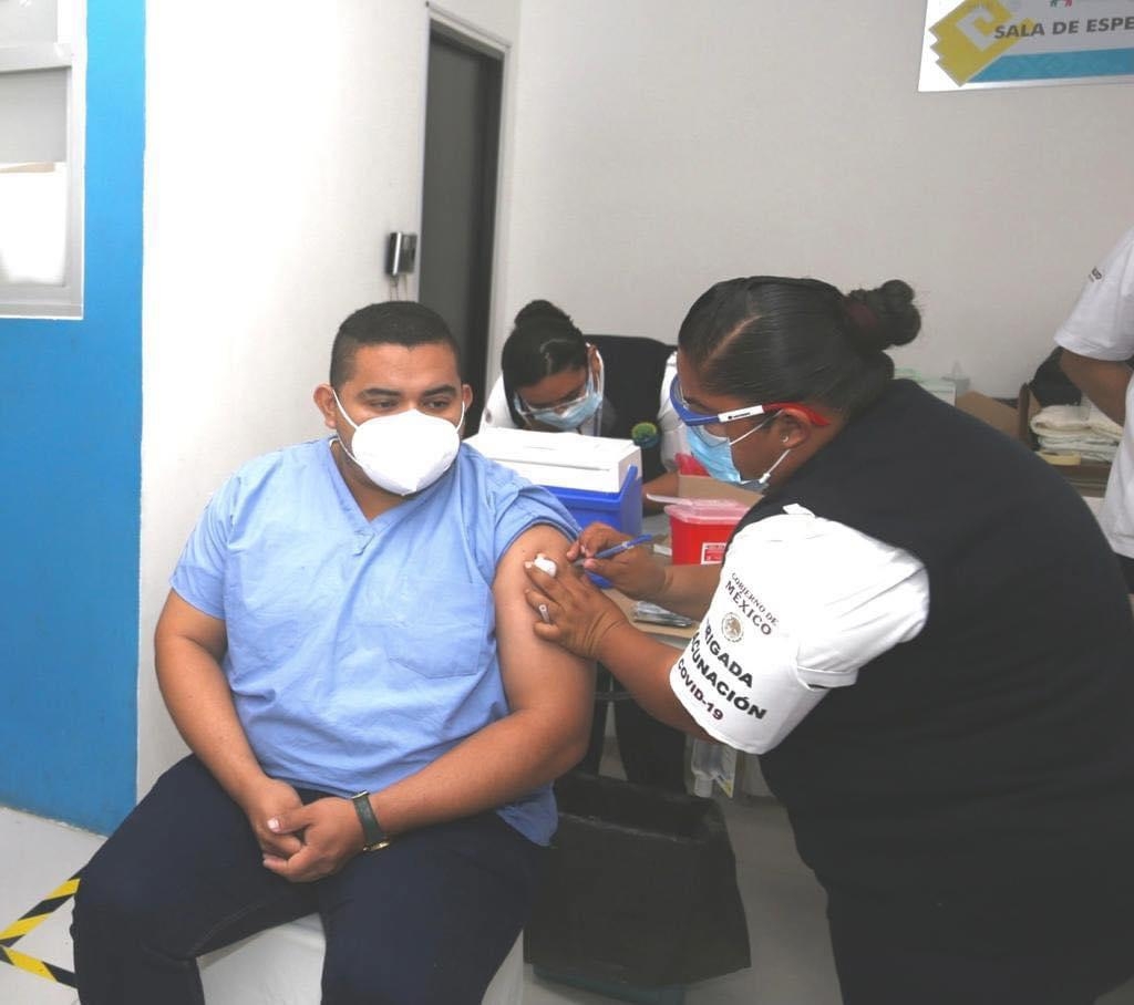 Médicos recibirán segunda dosis de vacuna anticovid en Quintana Roo