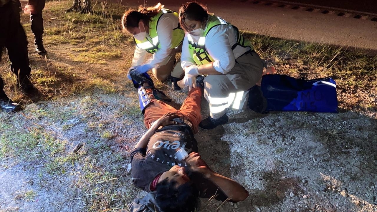 Hombre se fractura la pierna tras accidente en el periférico de Campeche