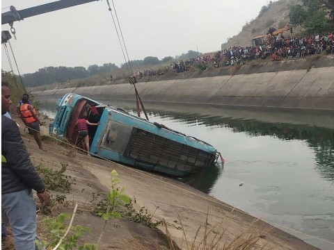 Accidente de autobús en India deja al menos 39 muertos