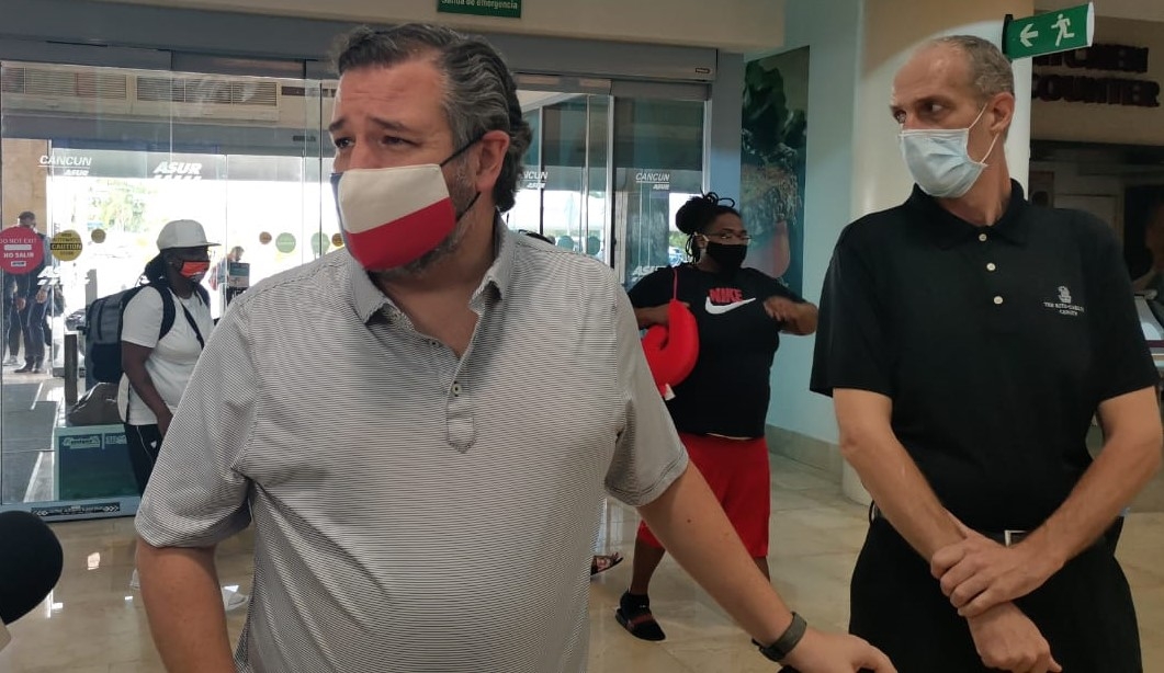 Ted Cruz, senador de Texas, sale rumbo a Houston tras polémica: VIDEO