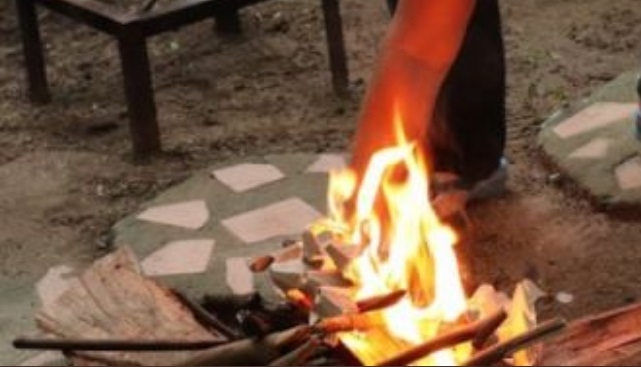 Los restauranteros en Ciudad Juárez han tenido que adaptarse y cocinar con leña o carbón