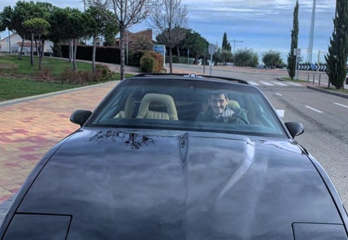 Iker Casillas presume una foto en el 'Auto Increíble'