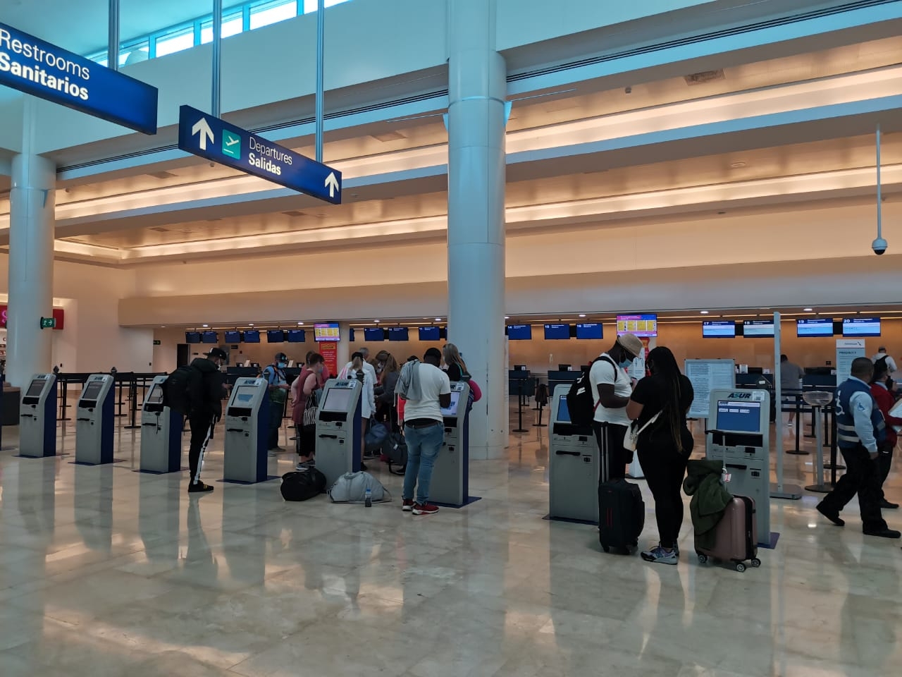 Aeropuerto Internacional de Cancún registra baja en número de vuelos