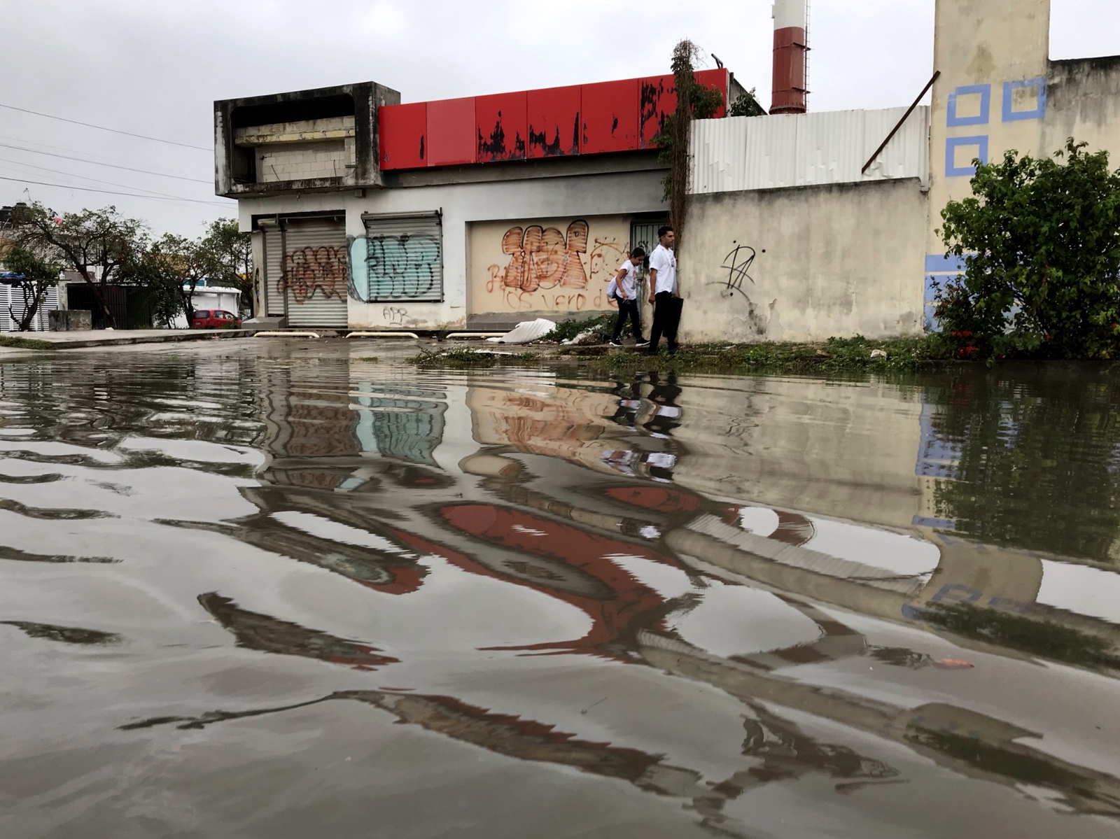 Así lucieron algunas calles de Cancún con las lluvias registradas