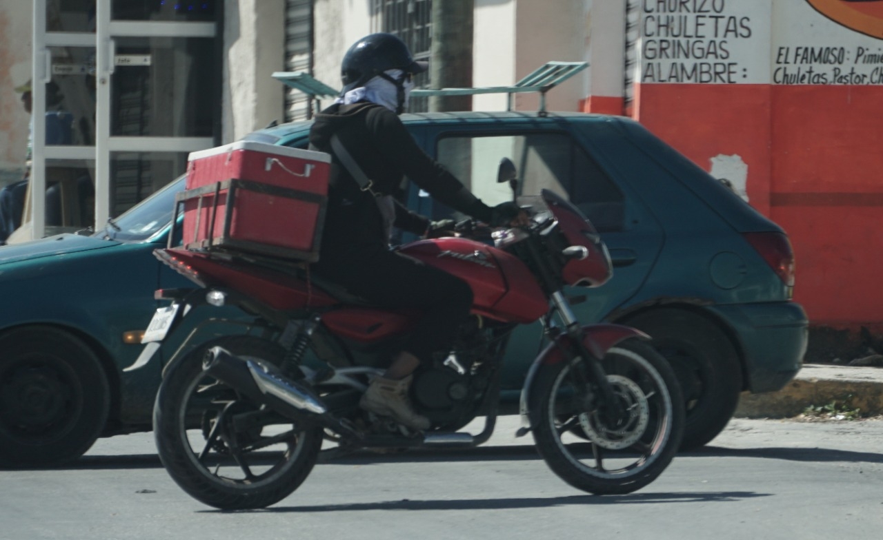 Los moto-repartidores de tortillas se adelantaron al aumento y comenzaron a ofertar sus productos en 20 pesos