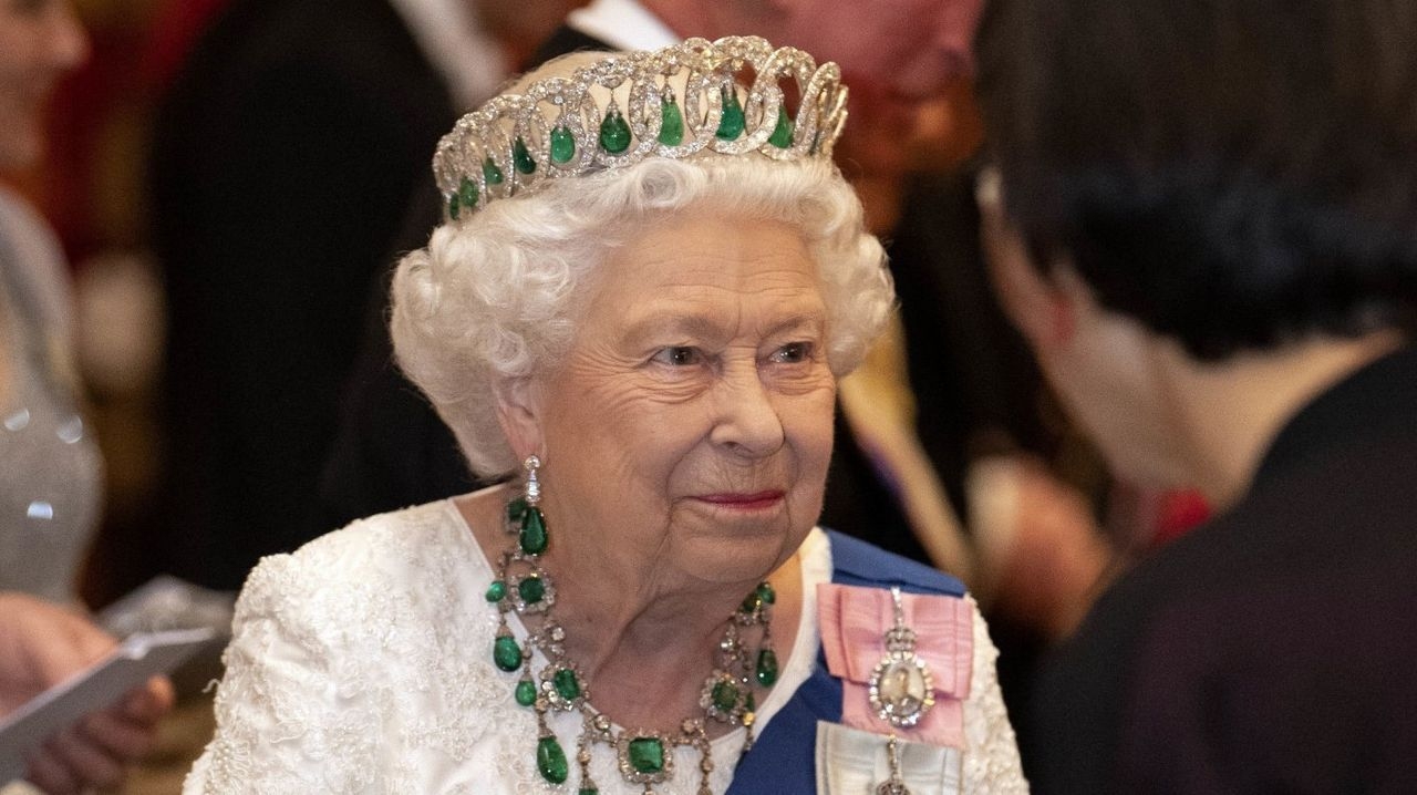 ¿Quién es la Reina Isabel II, la monarca reinante más larga en la historia?