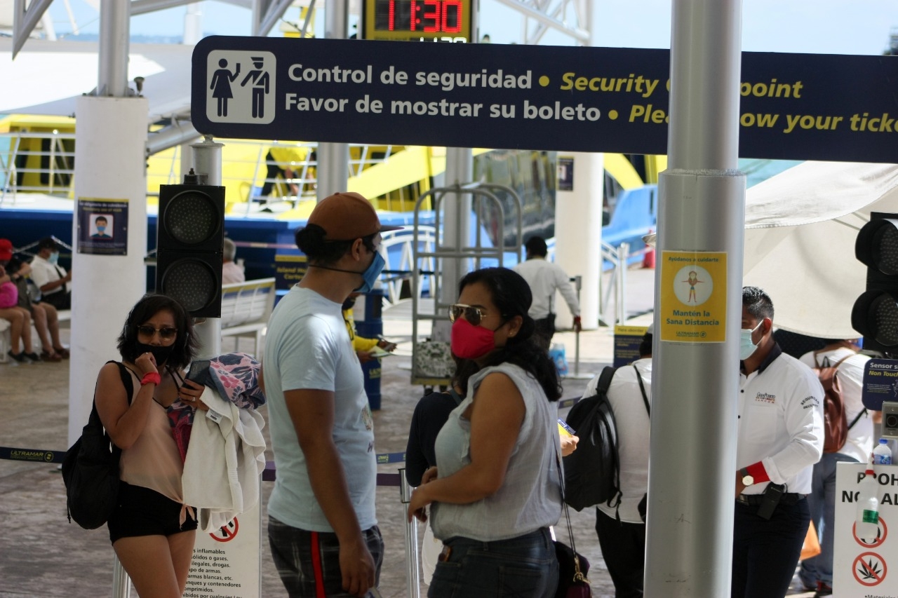 Trabajadores que se dedican a la venta de tours, comentaron que han sido días bajos para ellos, económicamente hablando