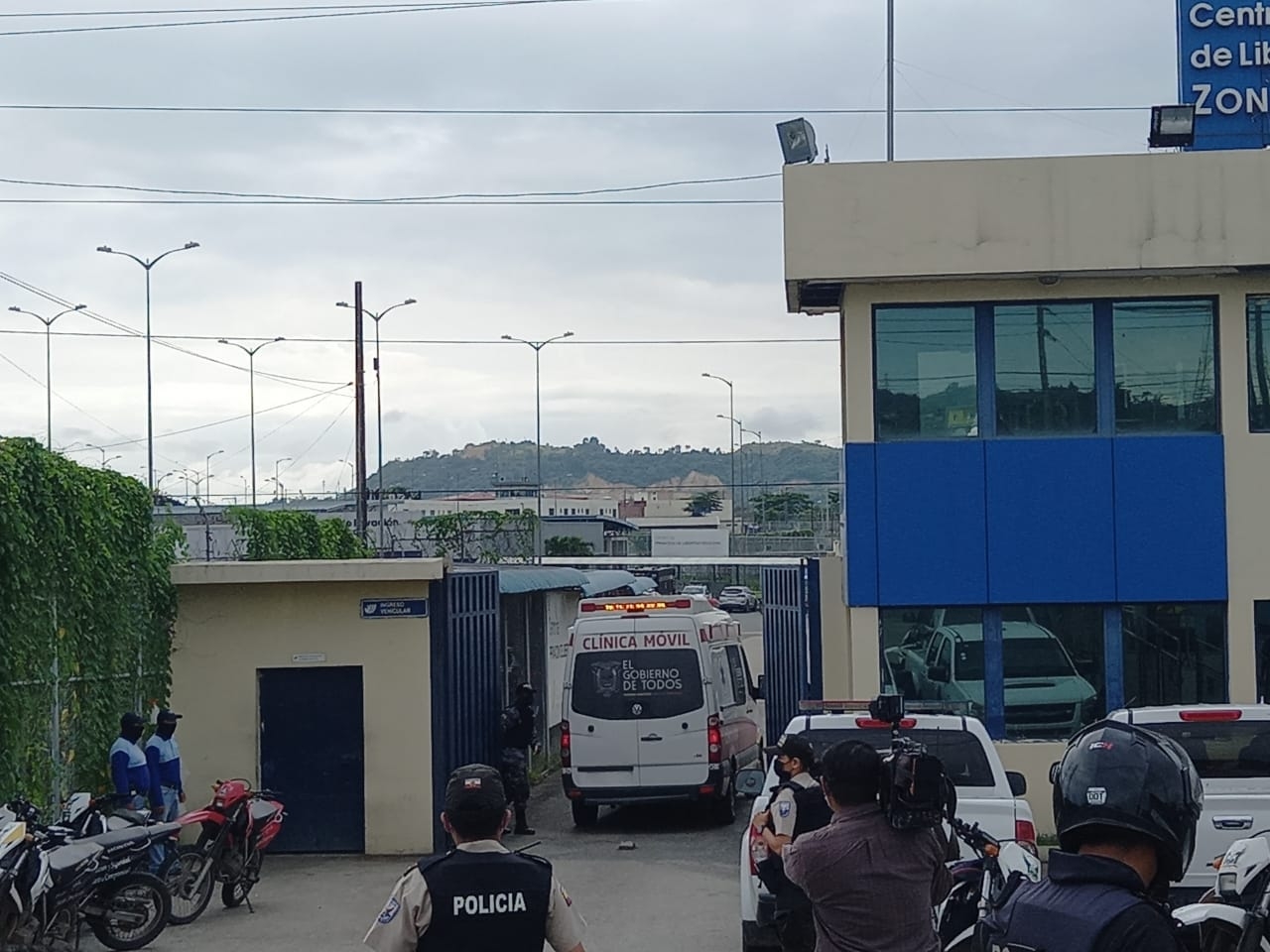 Los disturbios en las penitenciarías de Guayaquil, Cuenca y Latacunga