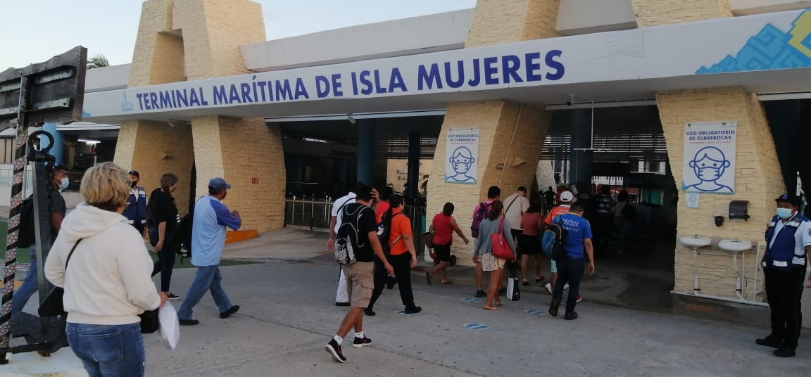 Cruce a Isla Mujeres desde Cancún se mantiene funcionando sin atrasos