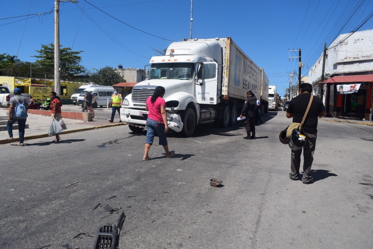 El conductor del tráiler se sintió mal, pues padece diabetes