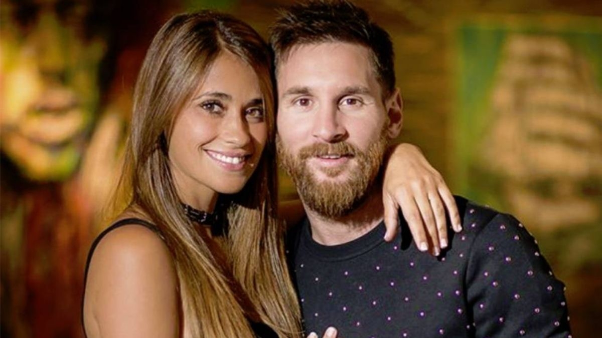 Lionel Messi saluda a su mujer por su cumpleaños
