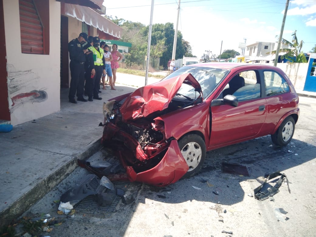 Abuelito provoca fuerte choque en el oriente de Mérida