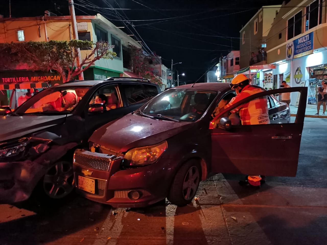 Dos mujeres terminan lesionadas tras fuerte choque en Ciudad del Carmen