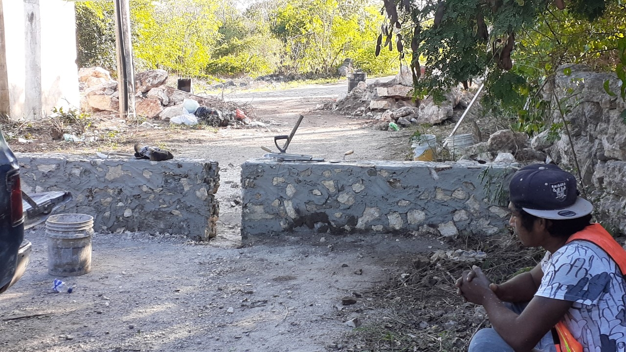 Interponen amparo ante despojos de tierras por empresa avícola en Hunucmá