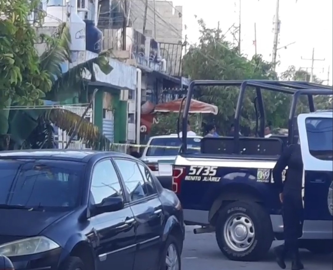 Hombres armados disparan contra un taxi en la Región 219 de Cancún