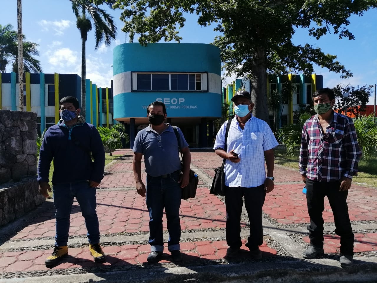 Delegados municipales de Othón P. Blanco bloquean carretera Chetumal-Escárcega
