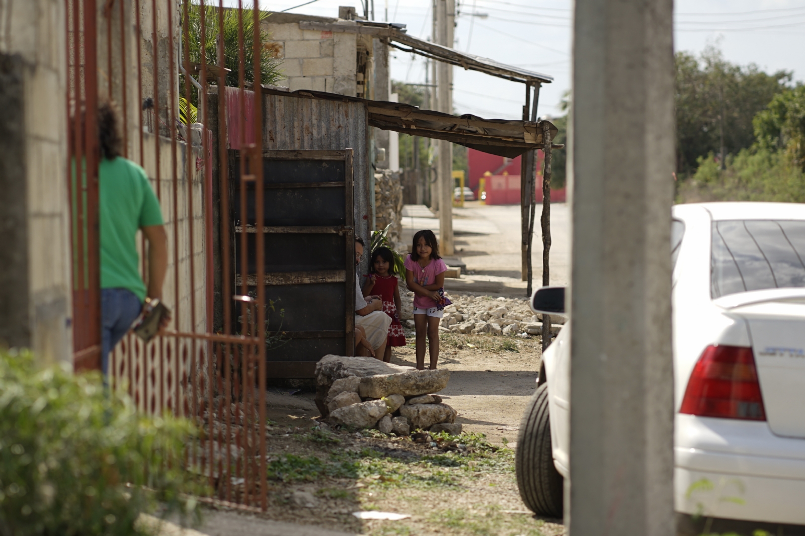 Los afectados comentaron que la peste les provoca náuseas, dolor de cabeza, complicaciones para respirar y falta de apetito