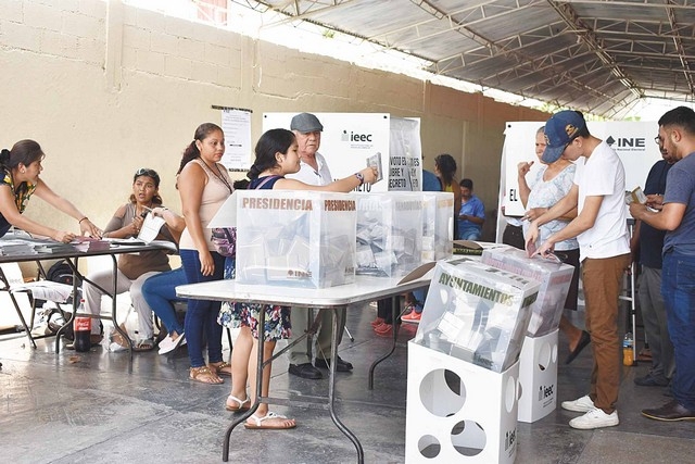 Alcalde infiltra funcionarios en consejo electoral de Ciudad del Carmen