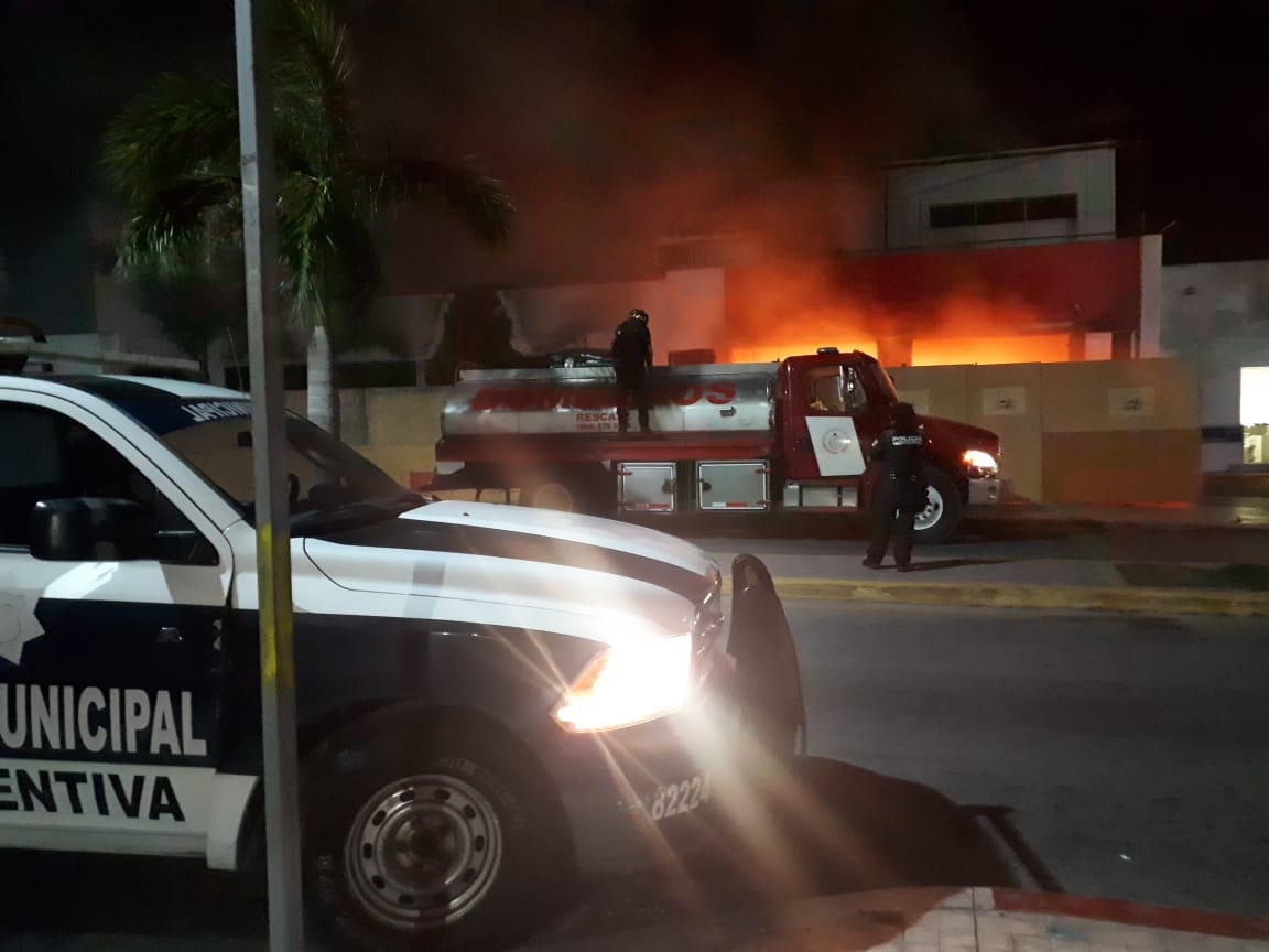 Incendio en local Playa del Carmen fue provocado, aseguran autoridades