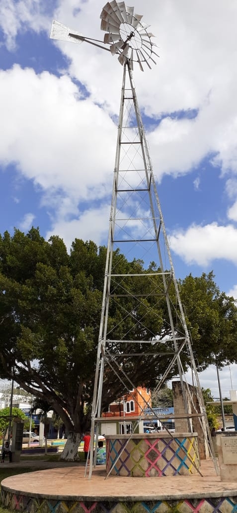 Histórica veleta de José María Morelos luce sin mantenimiento