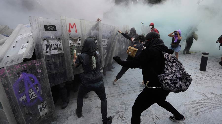 Prevén 15 grupos delictivos durante la marcha del 8M