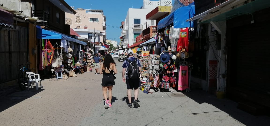 Isla Mujeres recibe a turistas este miércoles