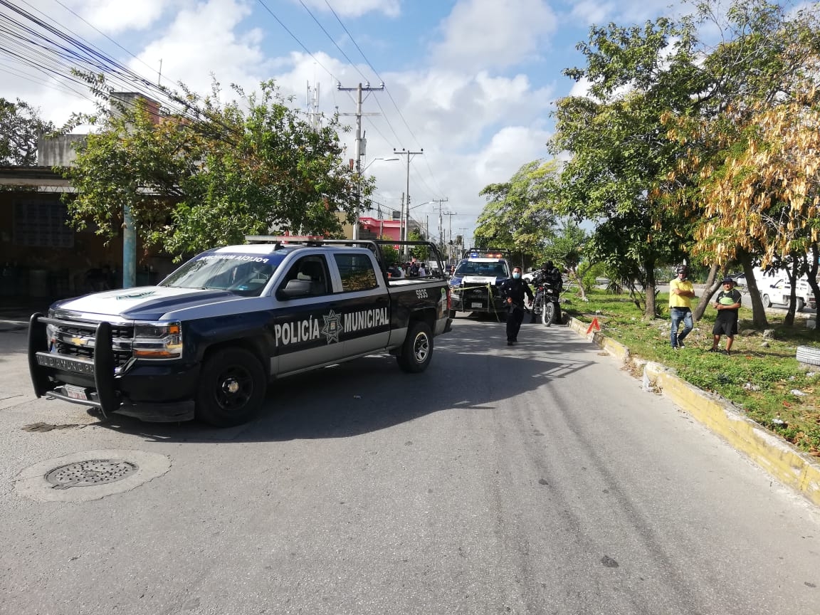 Atacan a balazos a tres personas en la Región 95 de Cancún