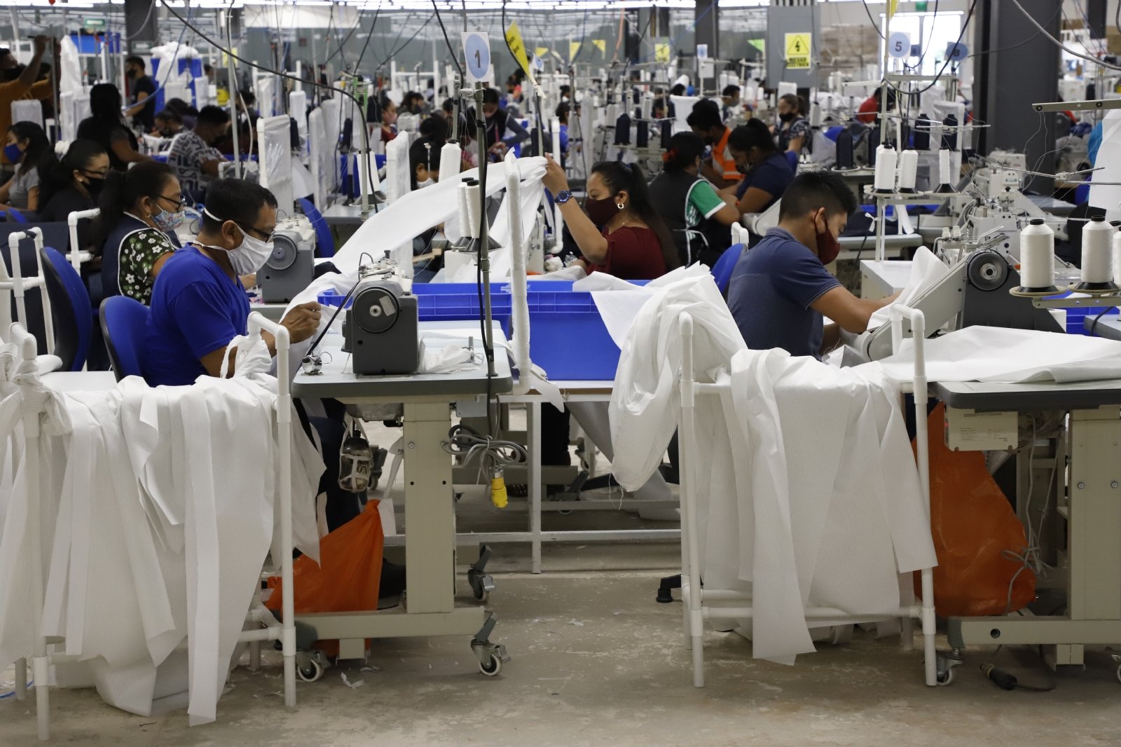 La planta se encuentra en la zona industrial de Valladolid; el 70 por ciento de la plantilla está conformada por mujeres del  municipio y comisarías cercanas