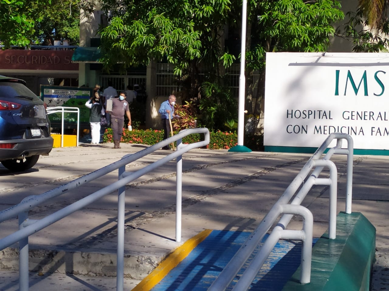 Preparan vacunación de adultos mayores en el IMSS de Ciudad del Carmen: EN VIVO