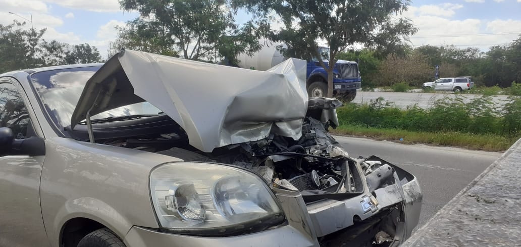 15 autos protagonizan una carambola en el Periférico de Mérida