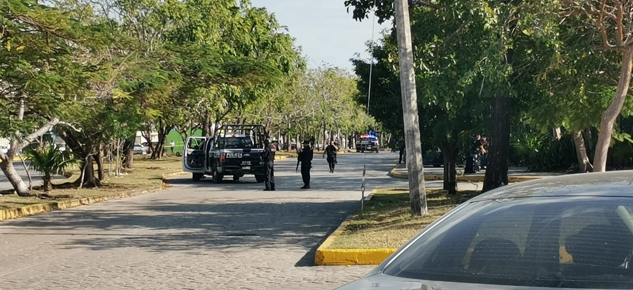 El lugar fue acordonado por policías