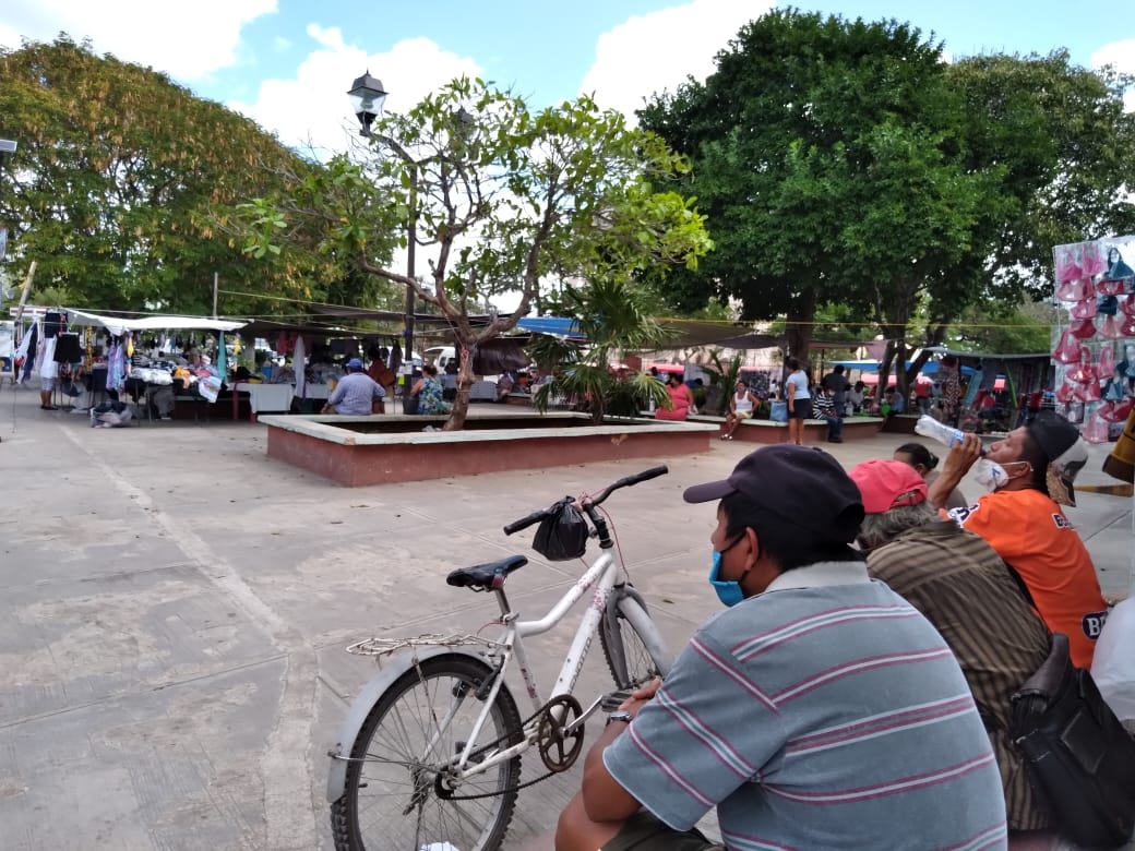 Reportan reuniones masivas en espacios públicos de Umán pese al COVID-19