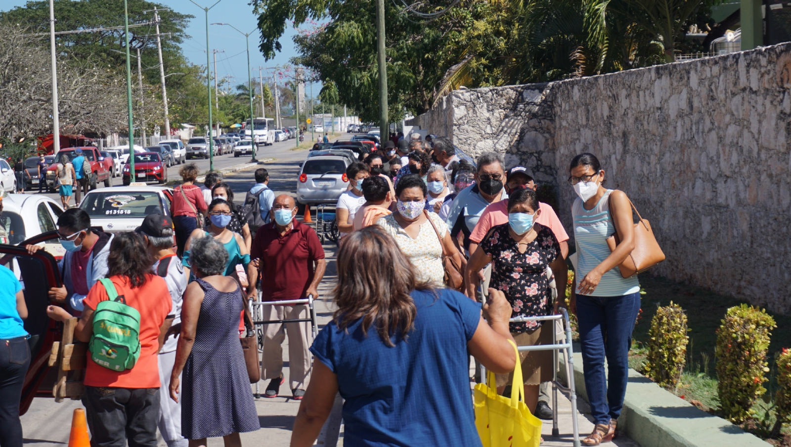 Vacunas contra COVID-19 a adultos mayores llega a comunidades rurales de Campeche