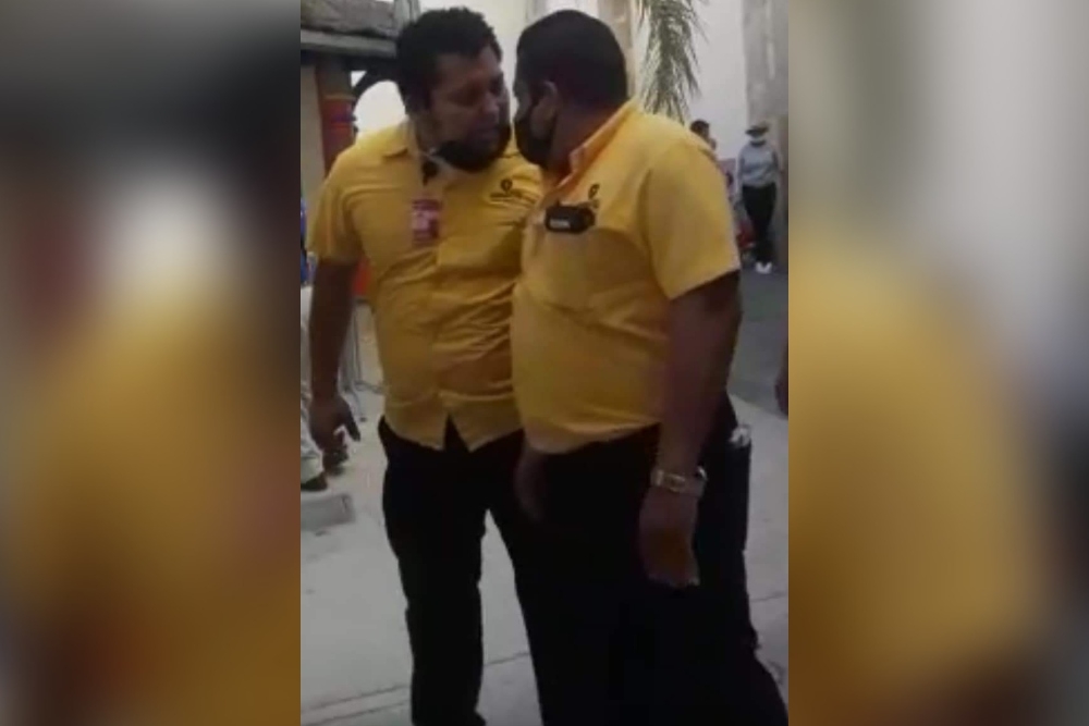 Trasportistas pelean en el Aeropuerto Internacional de Cancún: VIDEO