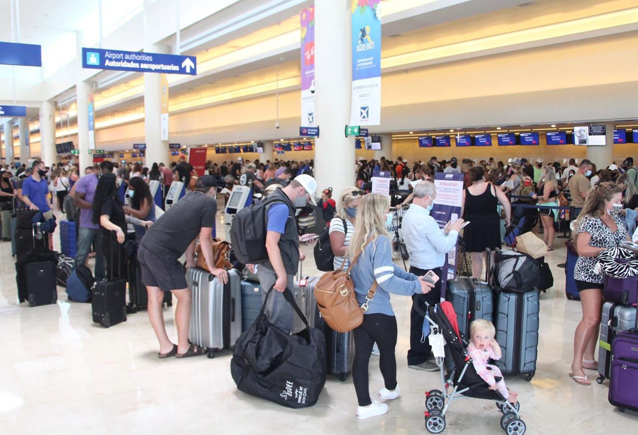 Gran flujo de turistas en el AIC