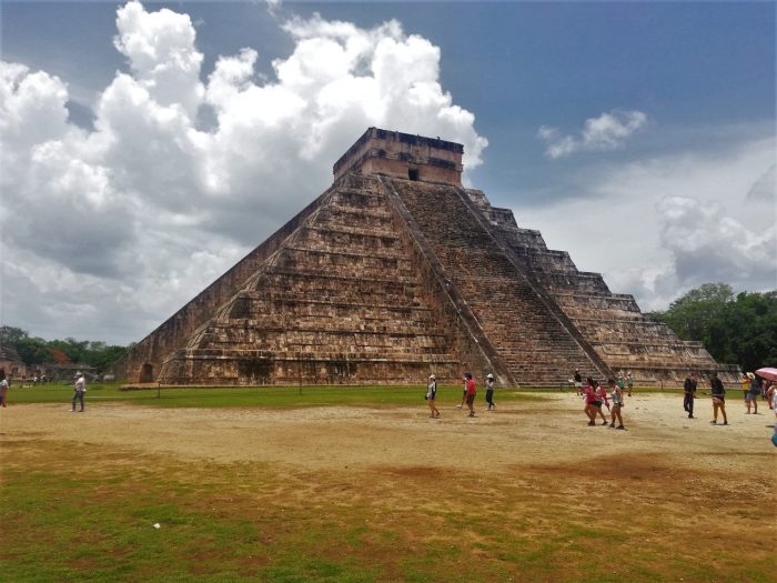 Cuánto es la multa por trepar sin permiso la pirámide de Chichén Itzá