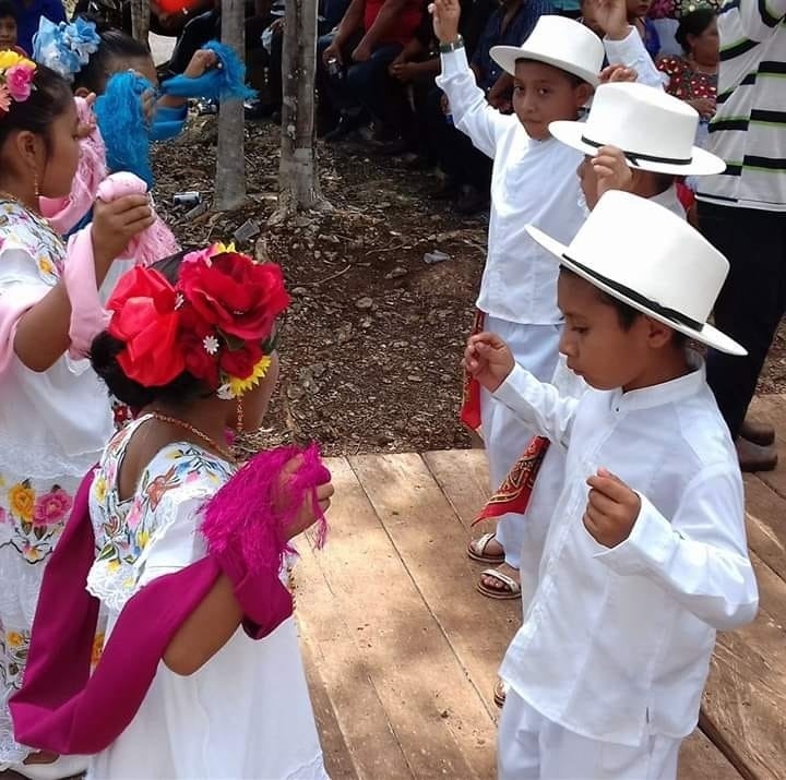 Piden preservar la lengua maya y tradiciones en Valladolid Nuevo