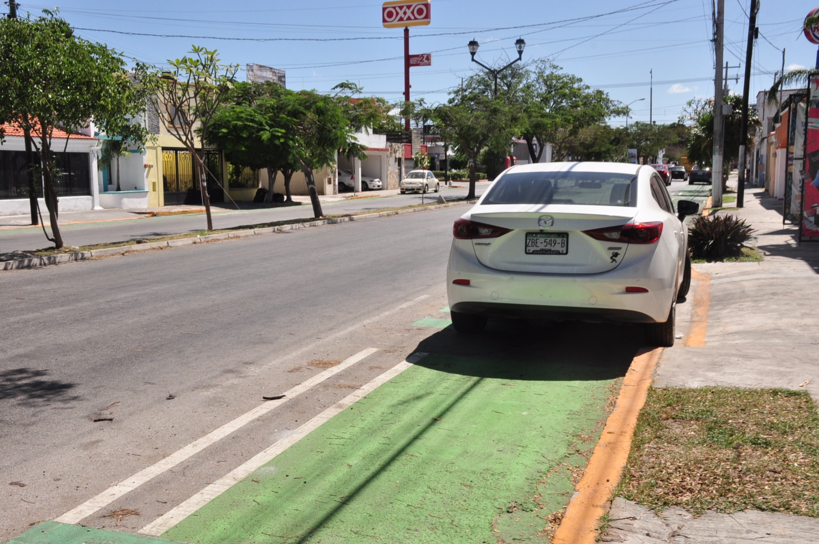 Mérida: Piden multar a automovilistas que se estacionen en ciclovías