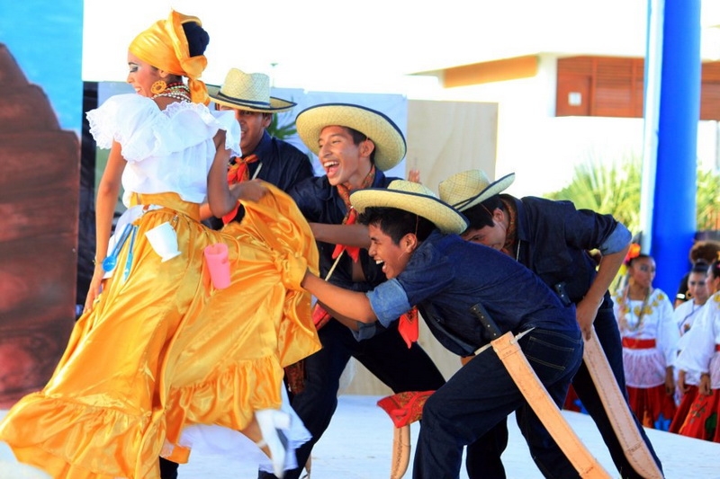 El traje de los chicleros es el más popular y representativo del estado de Quintana Roo