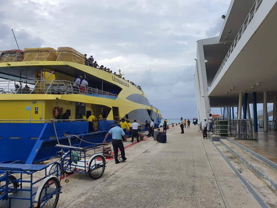 Ultramar pospone alza en tarifas en sus ferrys tras inconformidades en Cozumel