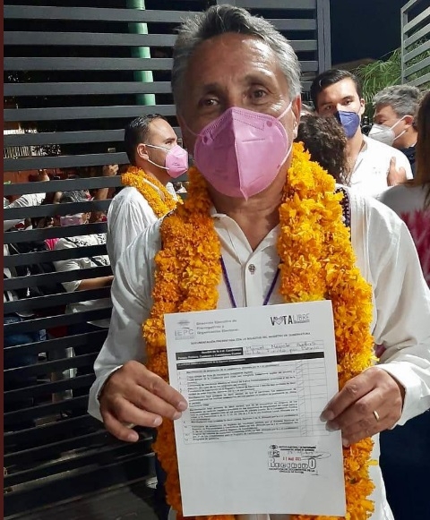 Manuel Negrete se registra como candidato a la gubernatura de Guerrero