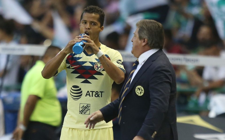 Miguel Herrera se quejó de Giovani Dos Santos