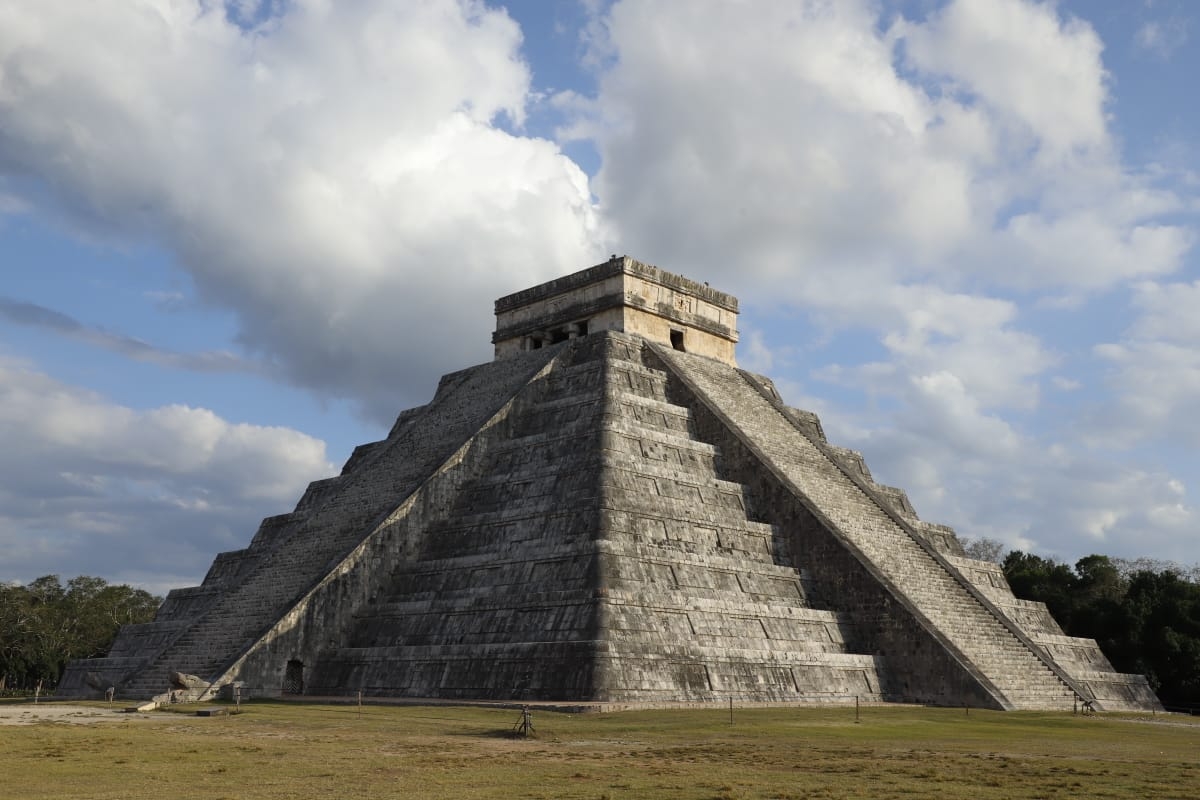 Este es el momento exacto del descenso de Kukulcán en Chichén Itzá: VIDEO