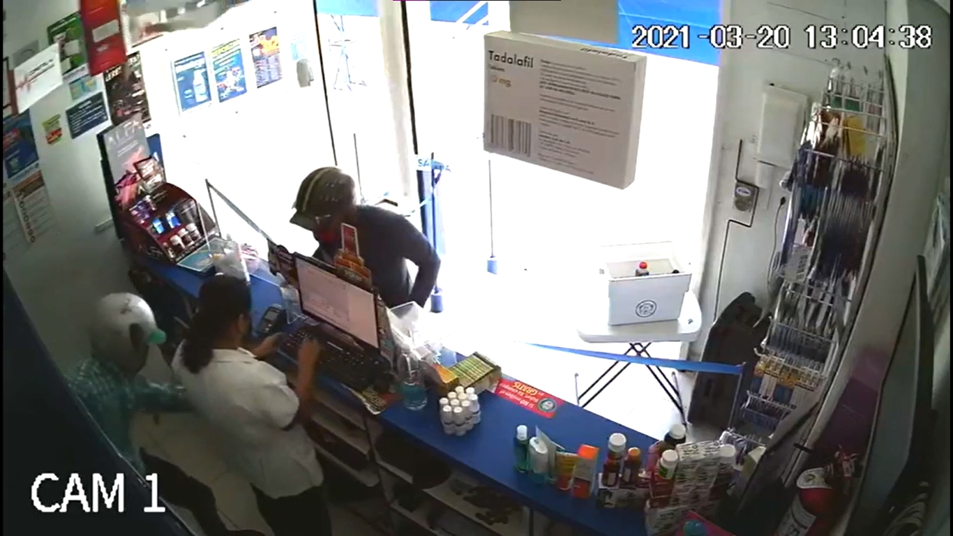 Asaltan violentamente una farmacia en Chetumal: VIDEO